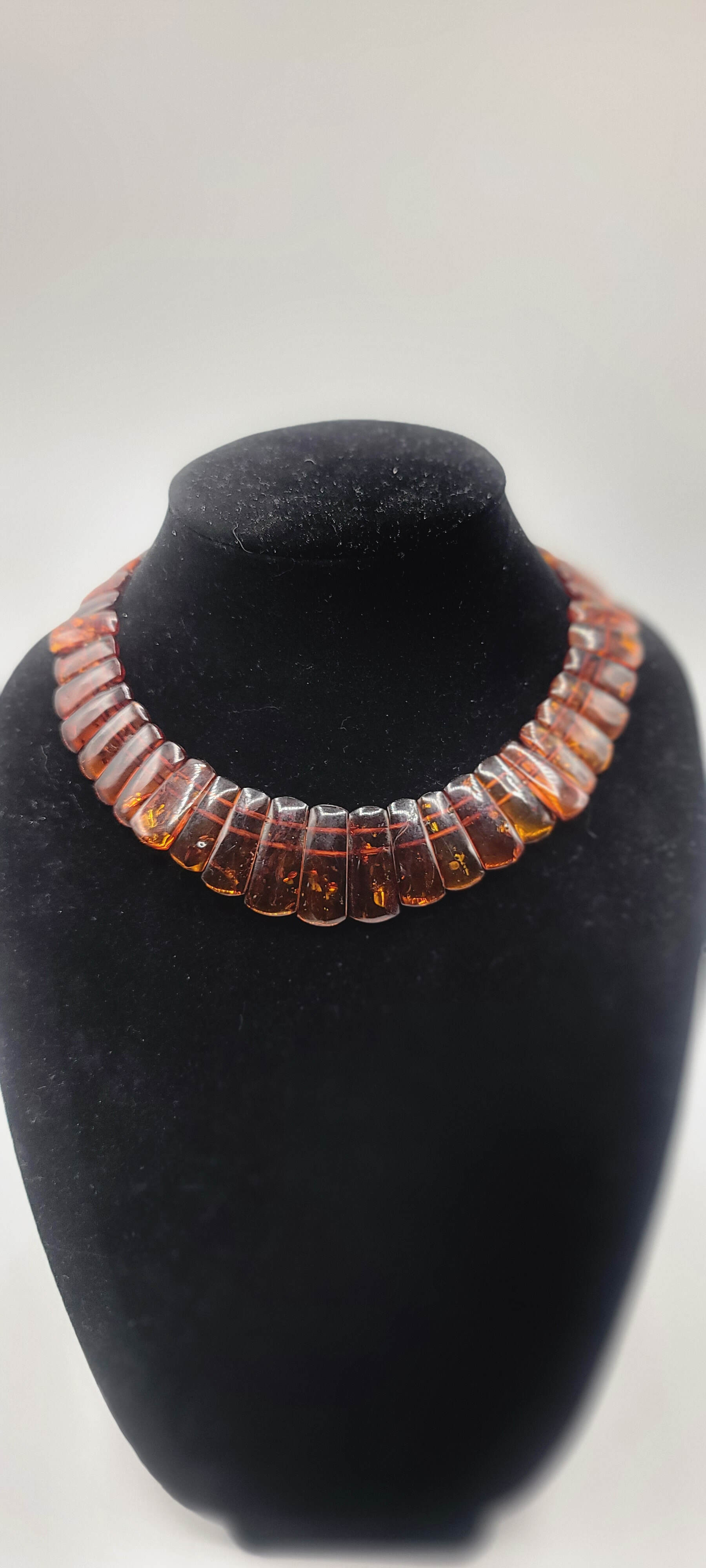 AMBER NECKLACE OMBRE - (DARK FRONT) – The Crystal Avenues